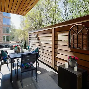 https://springfield-four.yorkshirehotels.net